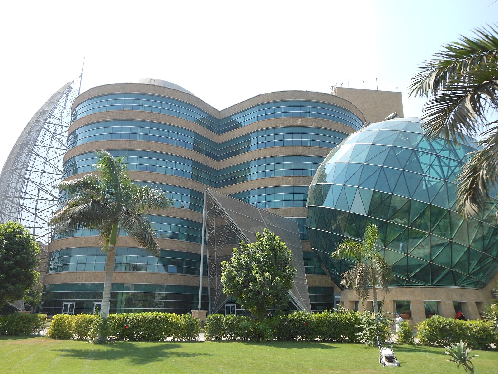 مستشفى سرطان الأطفال في مصر