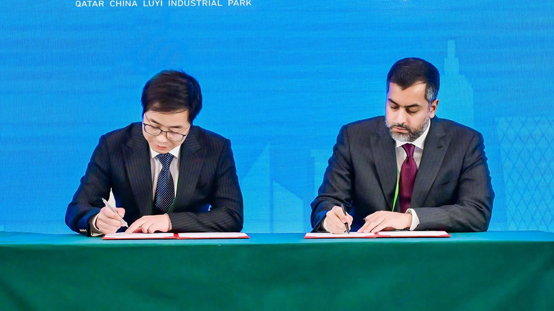 قطر والصين توقع اتفاقية إنشاء أكبر مجمع صناعي في العالم