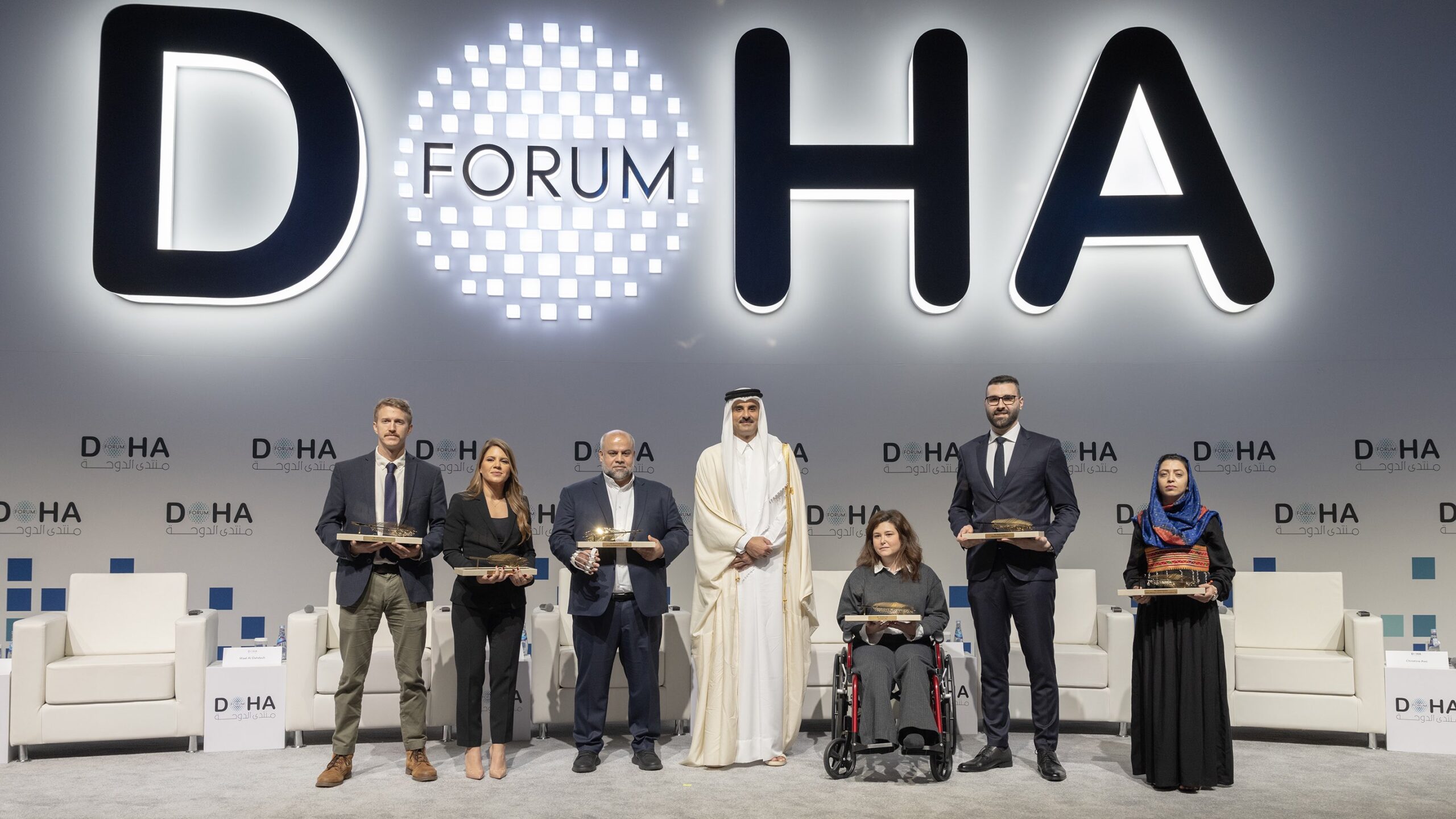 أمير دولة قطر يكرم وائل الدحدوح