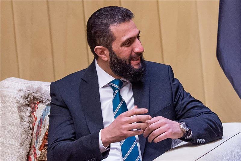 ساعة أحمد الشرع