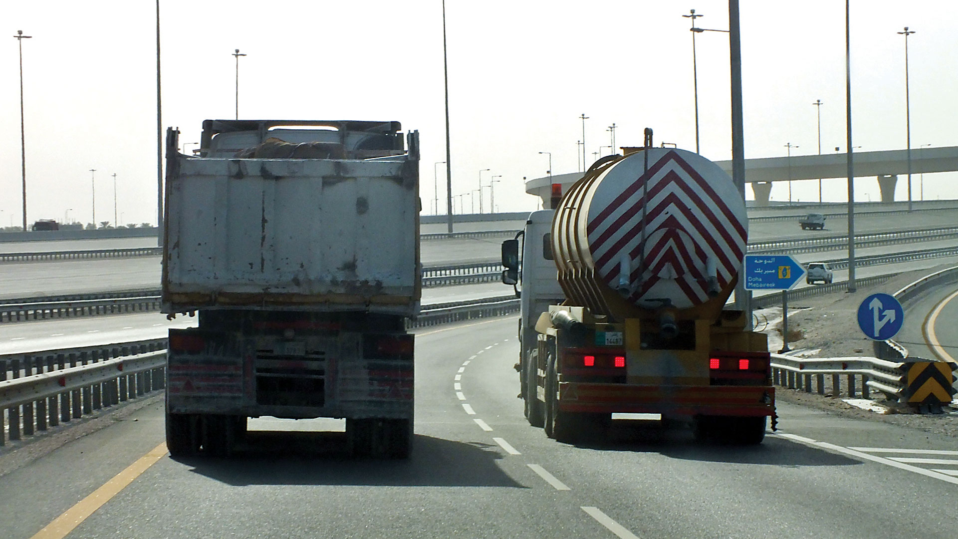 منع وقوف الشاحنات في المواقف العامة