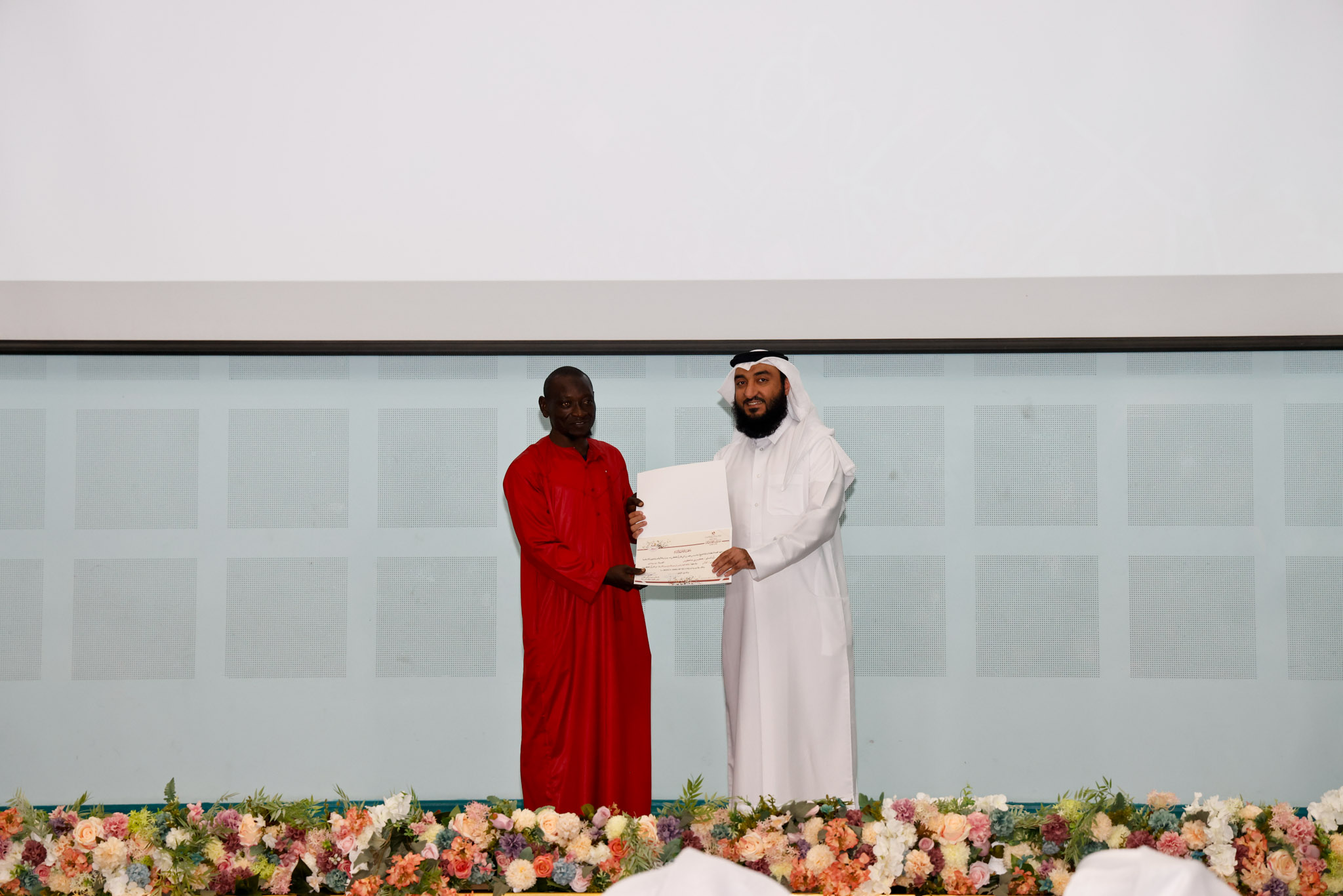 تكريم 200 مهتدٍ جديد من المقيمين في قطر