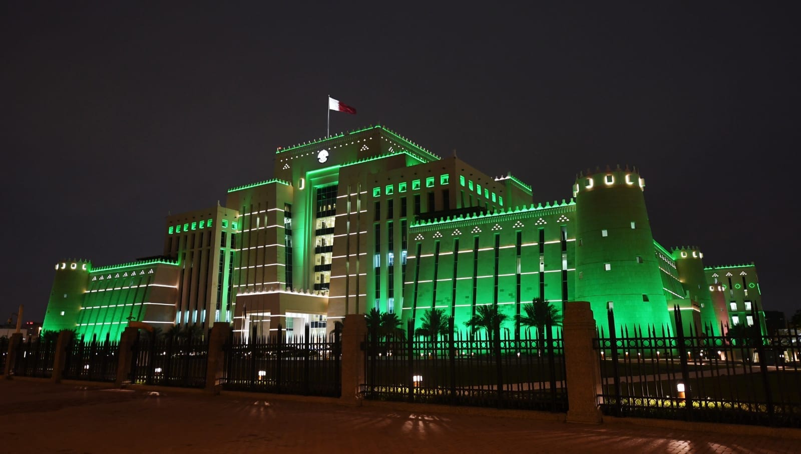 قطر تتزين باللون الأخضر.. ما هو السر؟