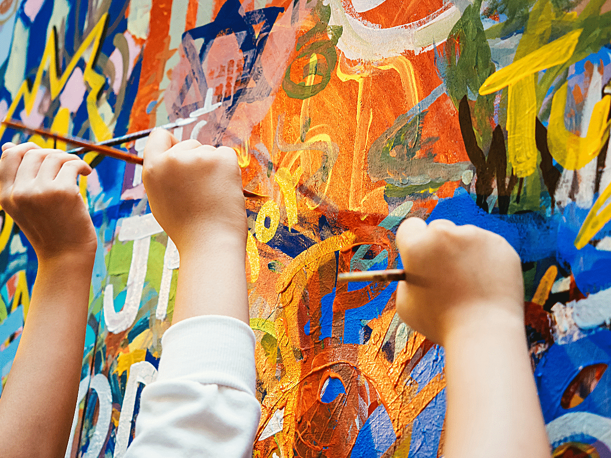 مركز الخور الثقافي يطلق برنامجه الصيفي للأطفال والشباب