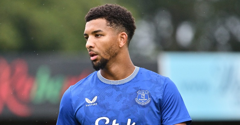 المدافع الجامايكي ماسون هولغات