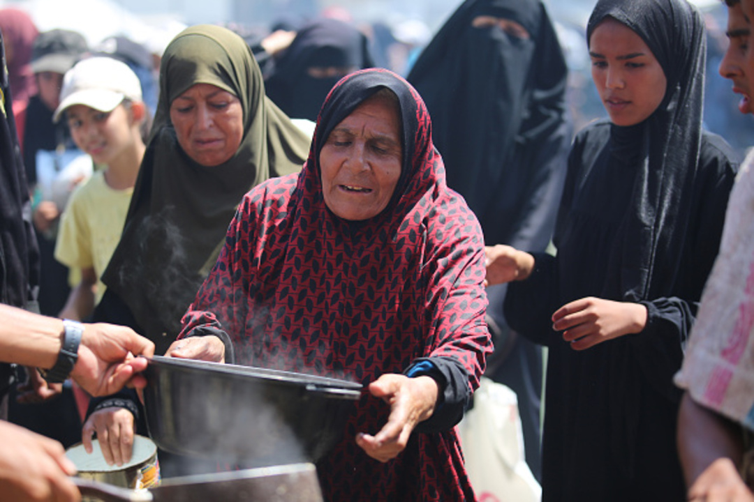 إسرائيل تعلن السماح بإسقاط المساعدات الإنسانية على غزة