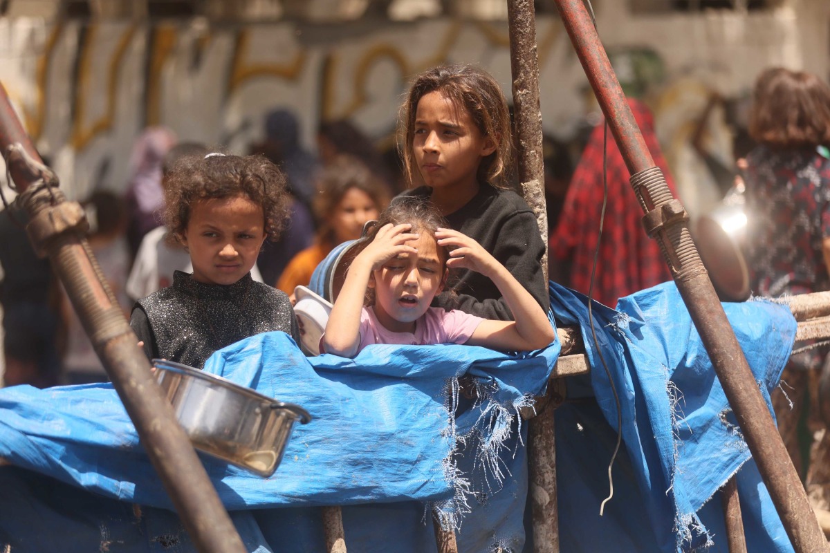 الاحتلال يتلف عشرات آلاف الأطنان من مساعدات غزة