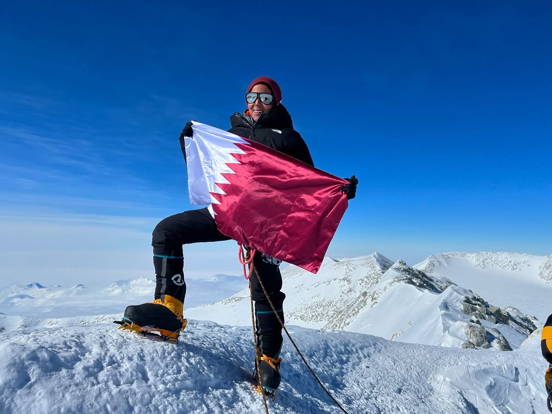  هي الشيخة أسماء آل ثاني
