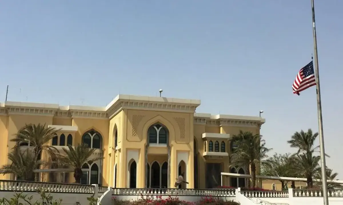 السفارة الأمريكية بالدوحة توجه تنويهًا للمقيمين في قطر