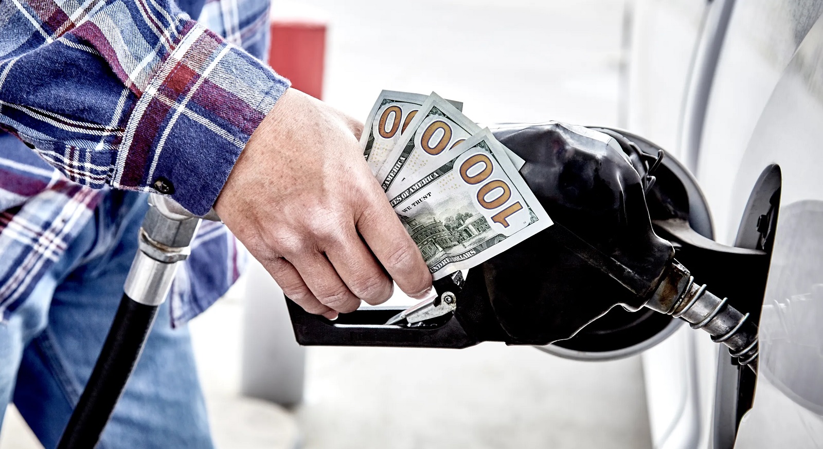 أرخص أسعار البنزين في الدول العربية 2025