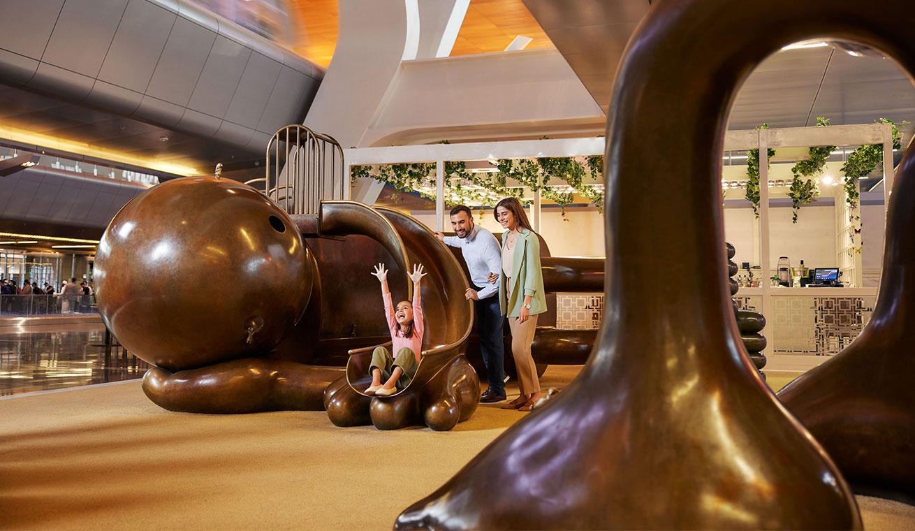 خدمات استثنائية للأطفال بمطار حمد الدولي