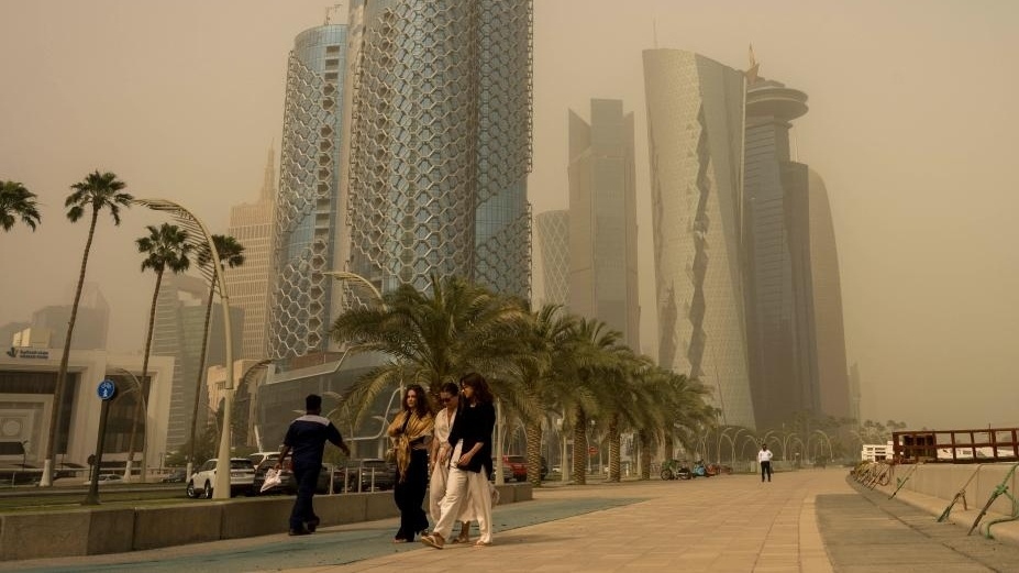 الأرصاد تحذر..غبار وضباب خفيف وحرارة تصل إلى 38 درجة مئوية