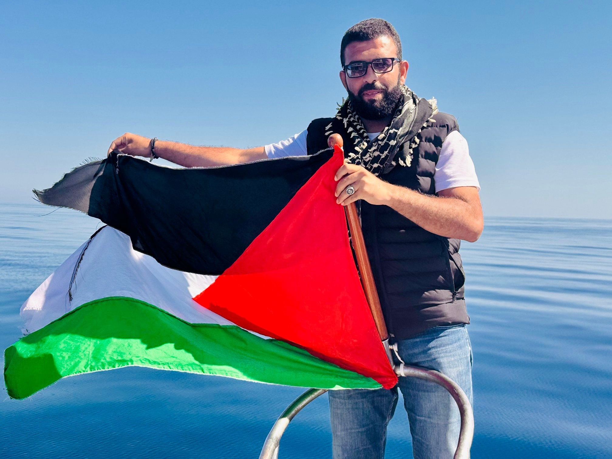 إسرائيل تشن حملة مسعورة ضد شاب جزائري