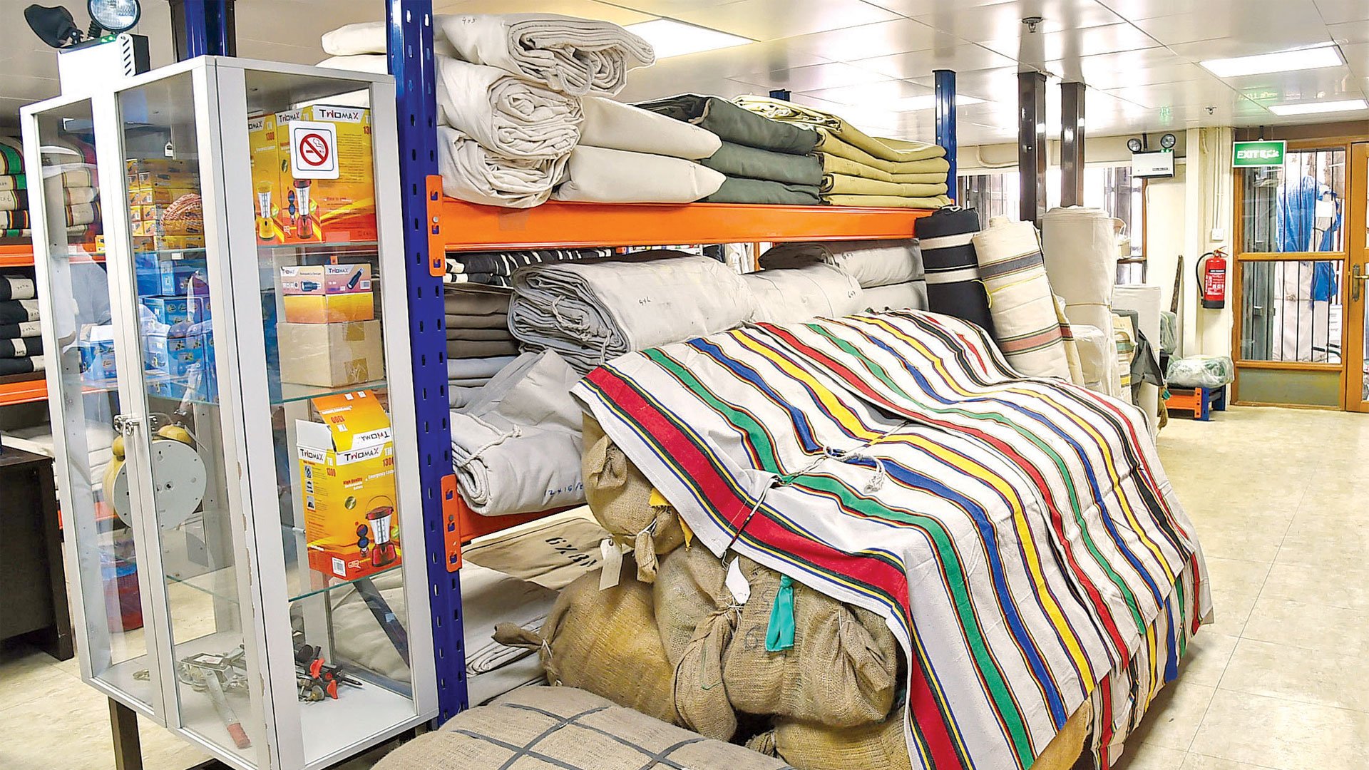 الأقمشة المقاومة للعوامل الجوية