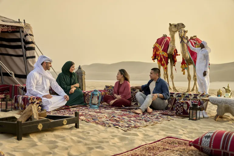 سوق واقف يشعل حماس عشاق التخييم