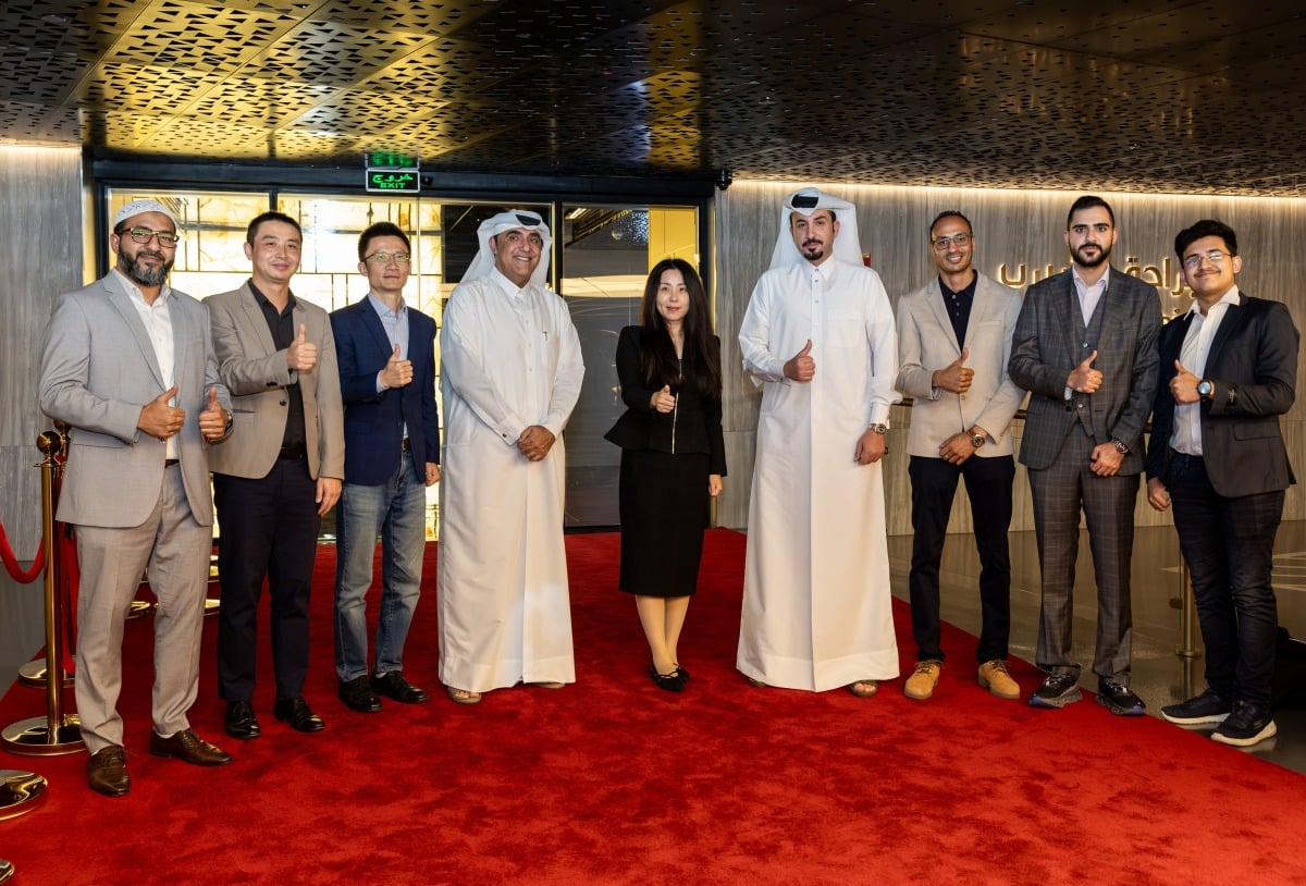 مشيرب العقارية تدشن محطات شحن كهربائية بقدرة 160 كيلوواط، دعمًا للتحول نحو التنقل المستدام وتعزيز البنية التحتية الذكية في قطر.