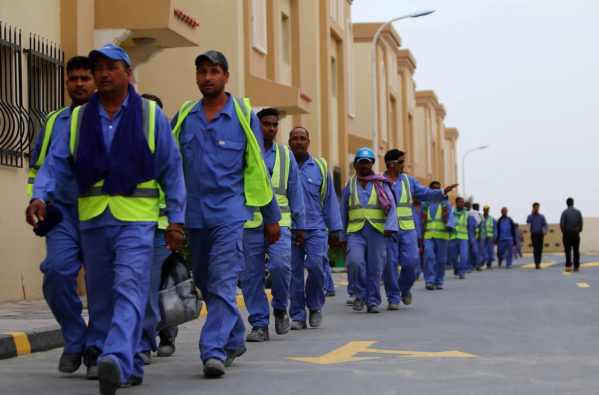 كل ما تحتاج معرفته عن العمل خارج أوقات الدوام في قطر
