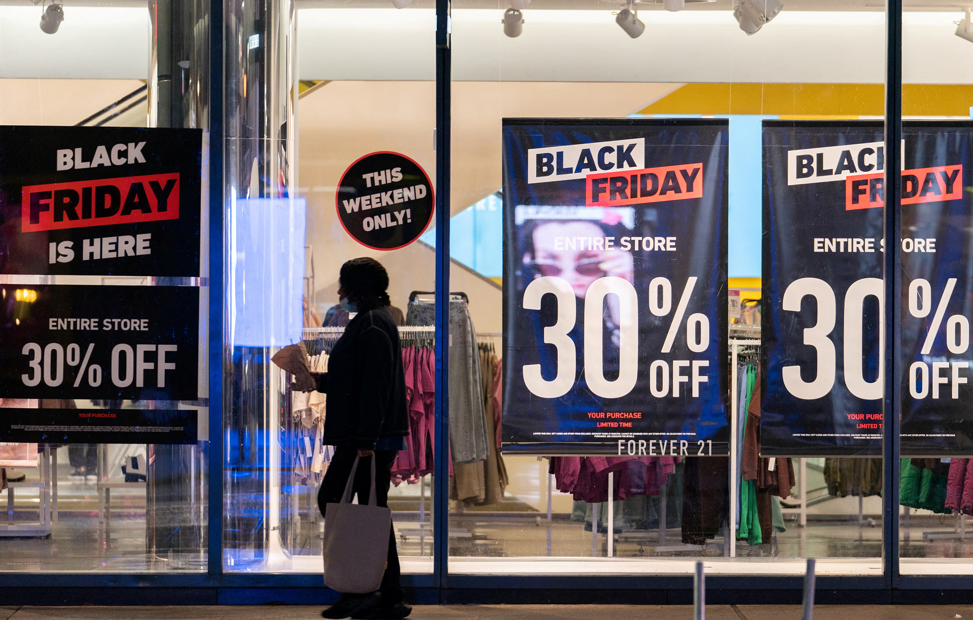 6 نصائح ذهبية لتتسوق بأمان خلال موسم الجمعة البيضاء 2025