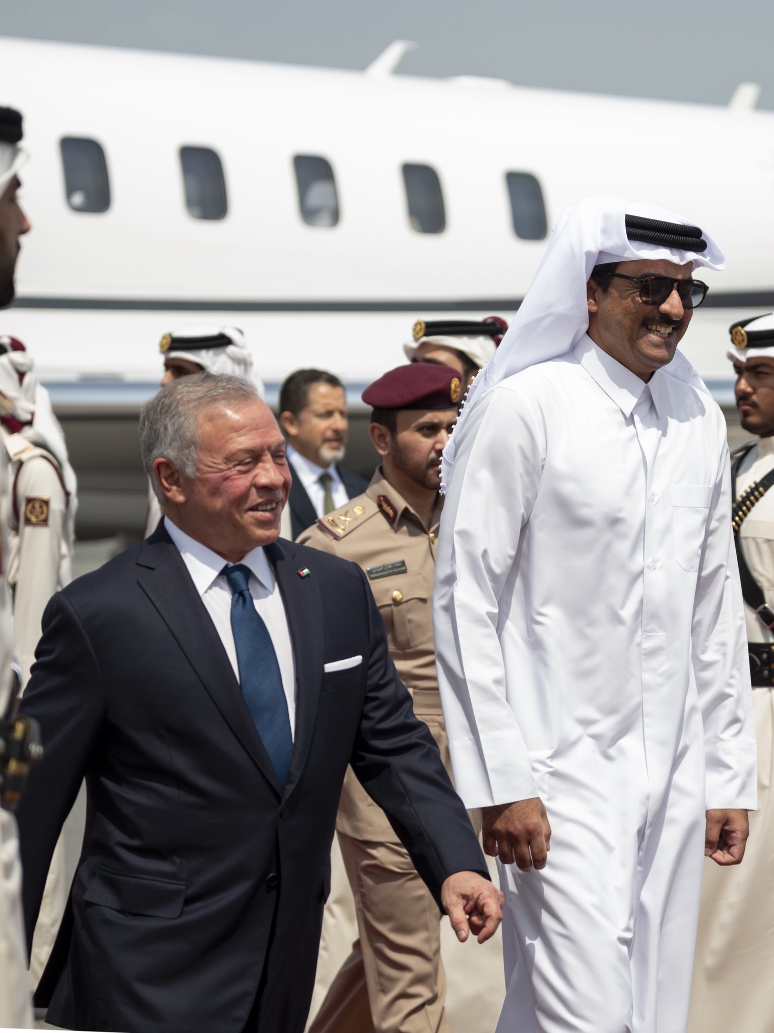 أمير قطر يستقبل ملك الأردن