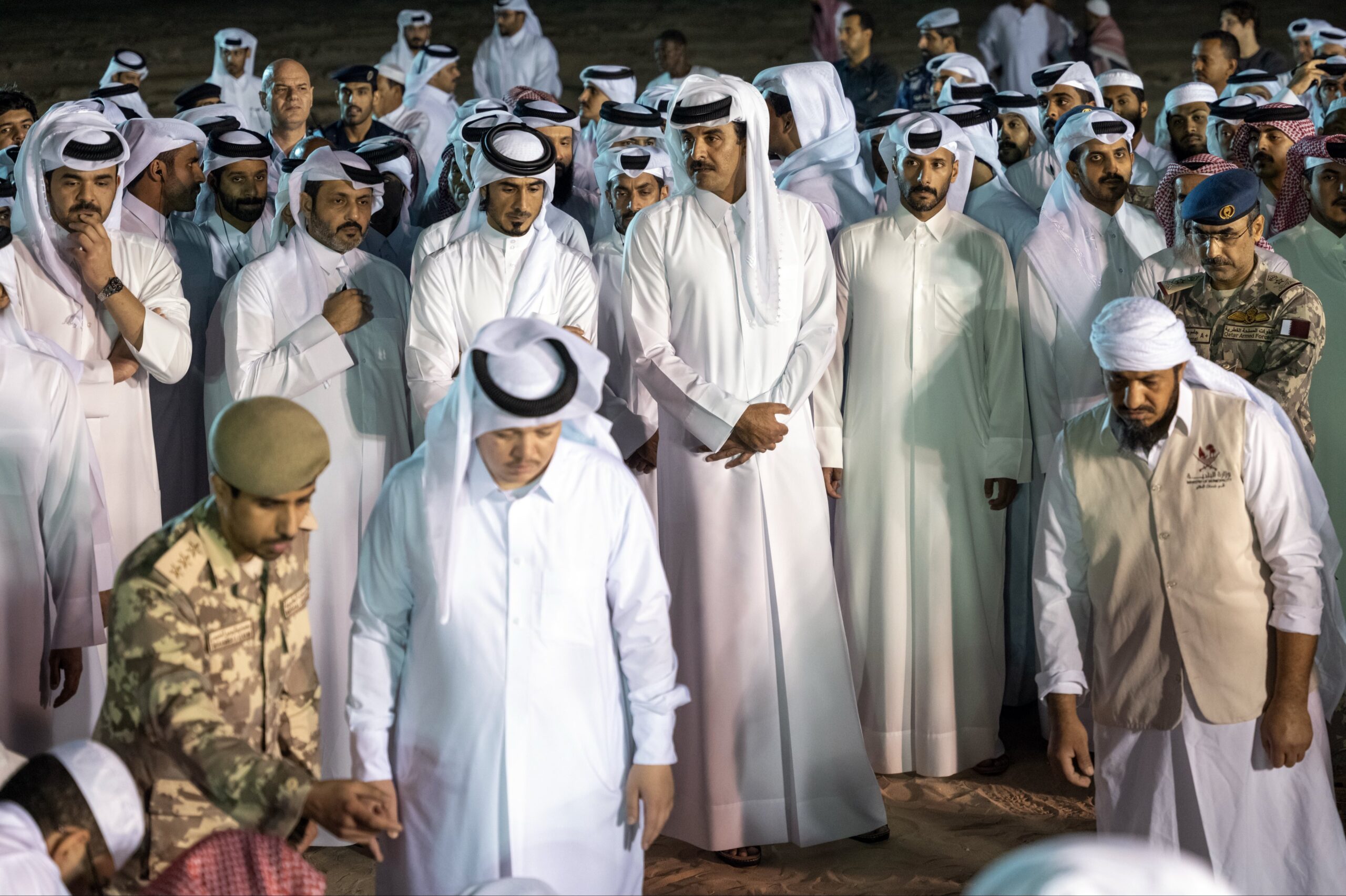 صلاة الجنازة على شهداء سقوط مروحية قطرية