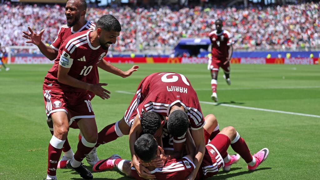 هدف قاتل.. خوخي يمنح قطر دفعة قوية نحو التأهل